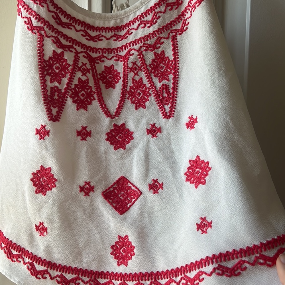 Boutique Top - Picture 2 of 4